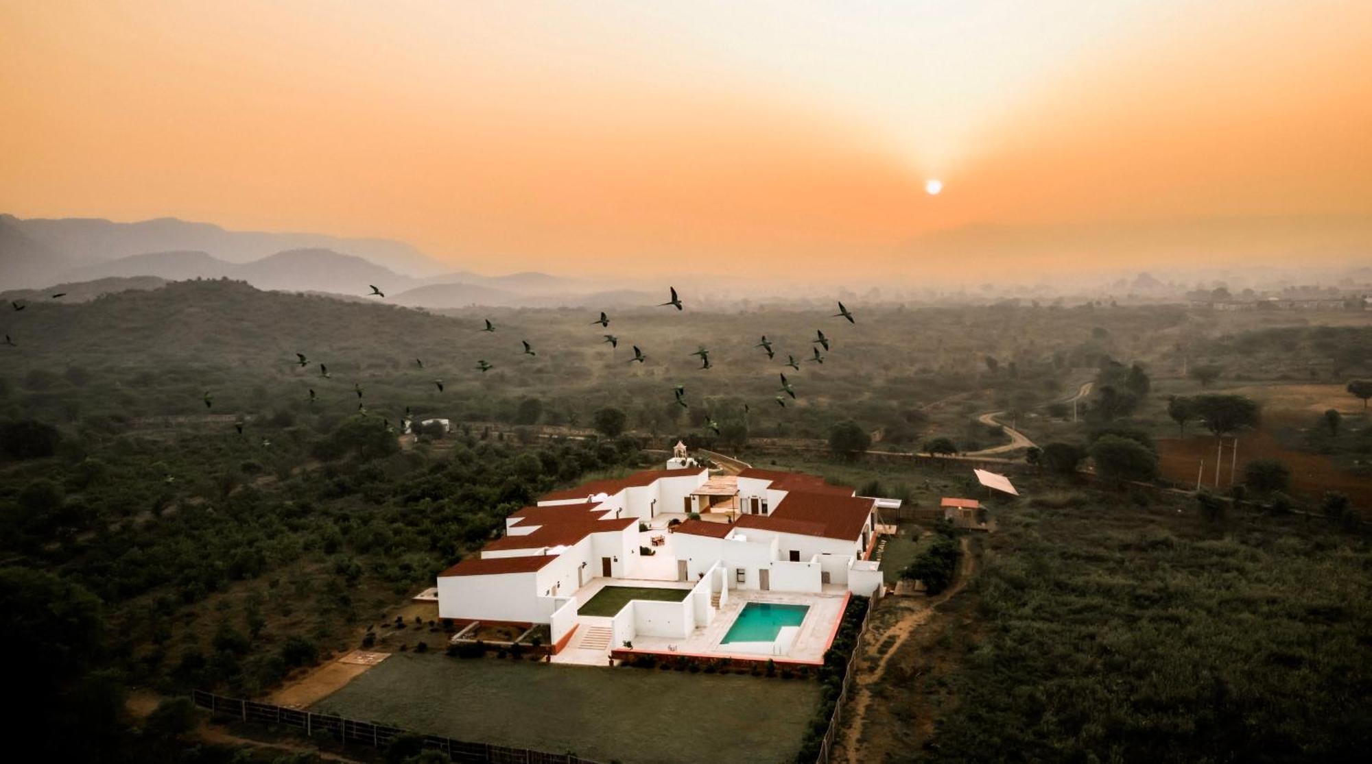 Guldaar Sariska - A Luxury Forest Resort Tehla Luaran gambar
