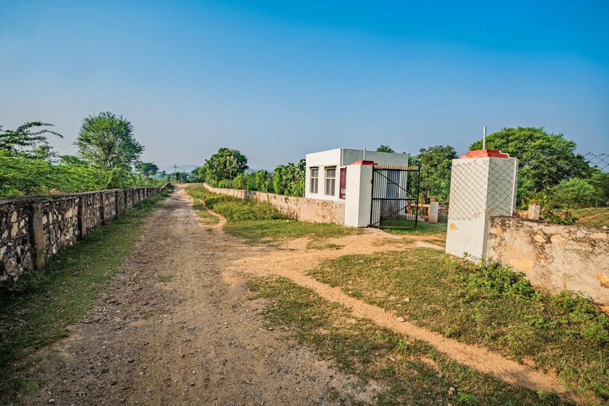Guldaar Sariska - A Luxury Forest Resort Tehla Luaran gambar