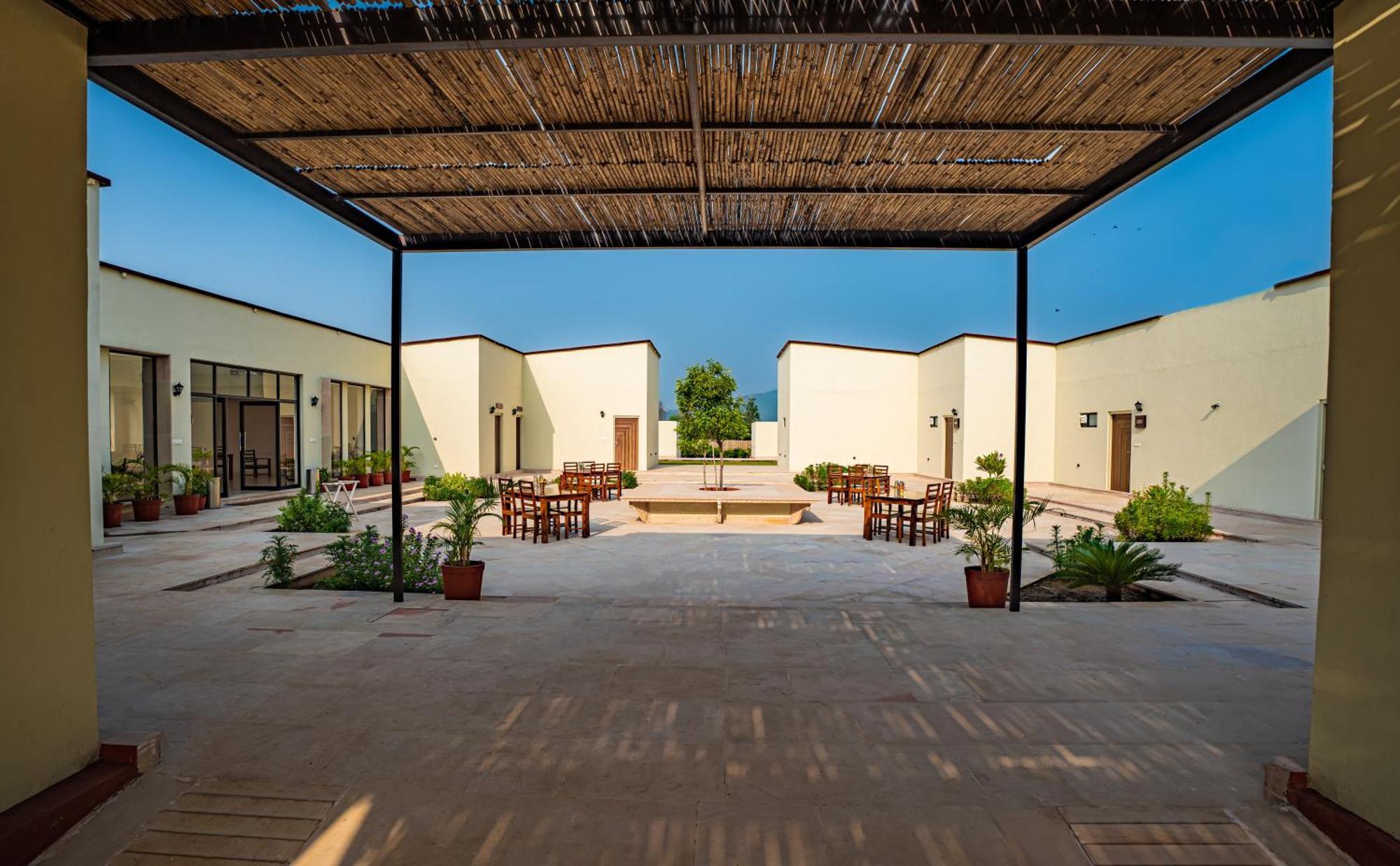 Guldaar Sariska - A Luxury Forest Resort Tehla Luaran gambar